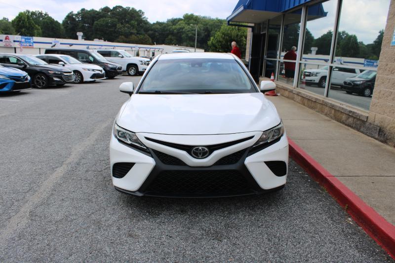 Toyota Camry SE Auto (Natl) 2020