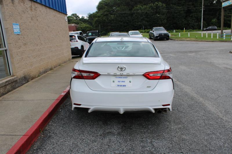Toyota Camry SE Auto (Natl) 2020