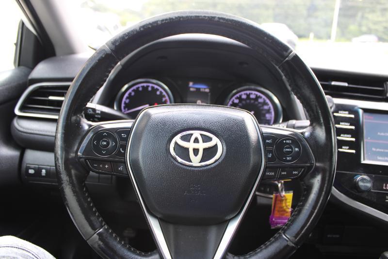Toyota Camry SE Auto (Natl) 2020