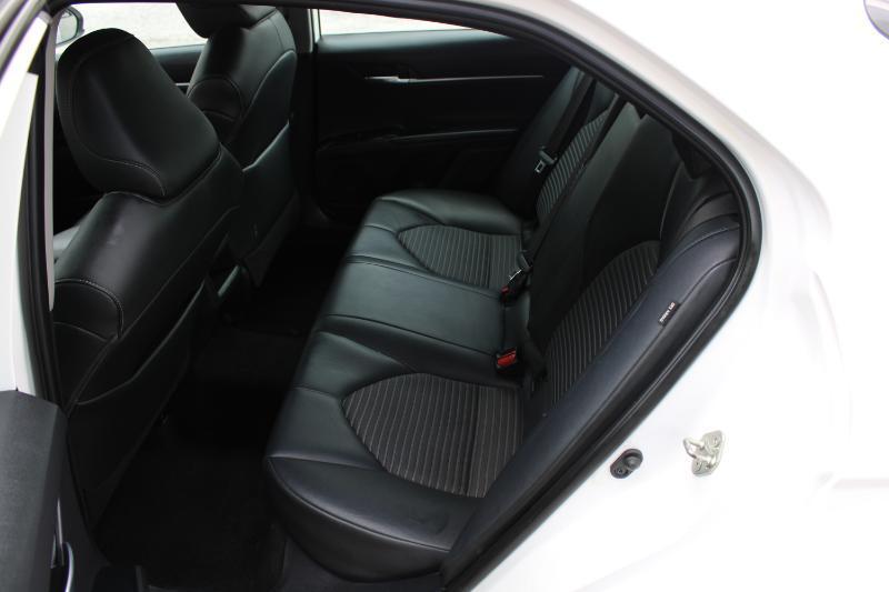 Toyota Camry SE Auto (Natl) 2020