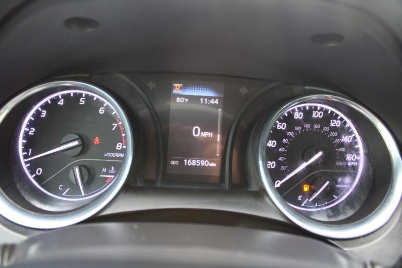 Toyota Camry SE Auto (Natl) 2020