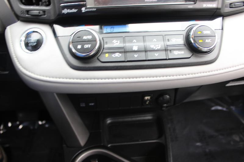 Toyota RAV4 Adventure AWD (Natl) 2018