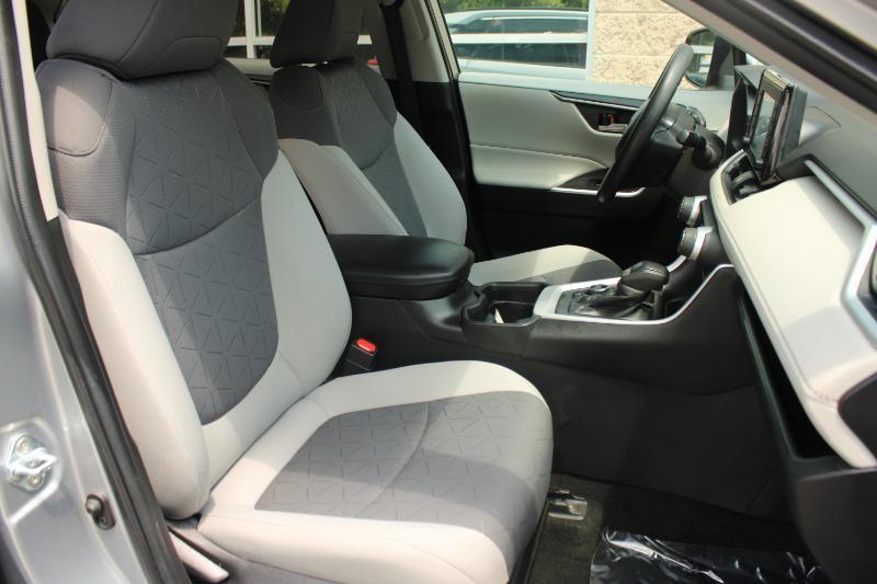 Toyota RAV4 Hybrid XLE AWD (Natl) 2021