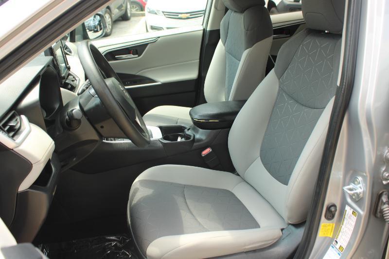 Toyota RAV4 Hybrid XLE AWD (Natl) 2021