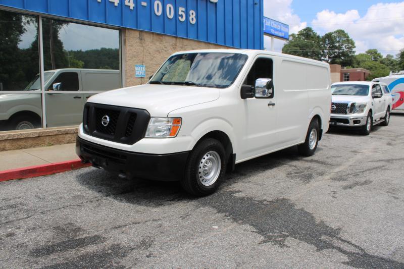 Nissan NV Standard Roof 2500 V8 S 2016