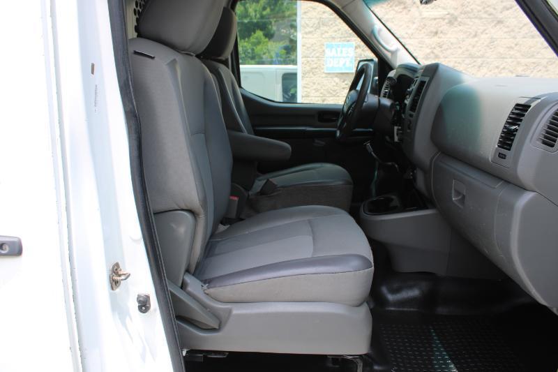 Nissan NV Standard Roof 2500 V8 S 2016
