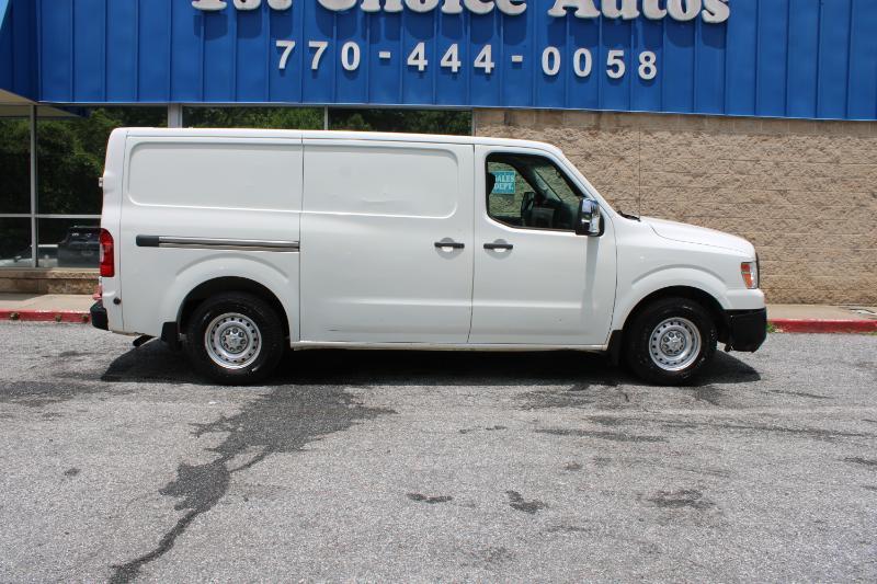 Nissan NV Standard Roof 2500 V8 S 2016