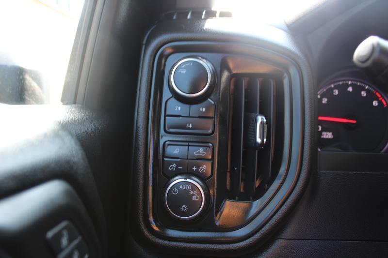 Chevrolet Silverado 2500HD 4WD Crew Cab 159" Custom 2024