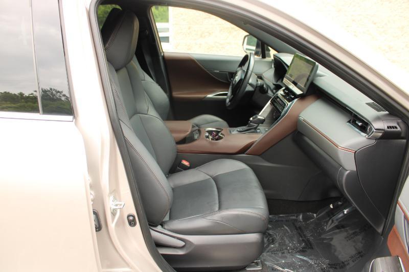 Toyota Venza LE AWD (Natl) 2023