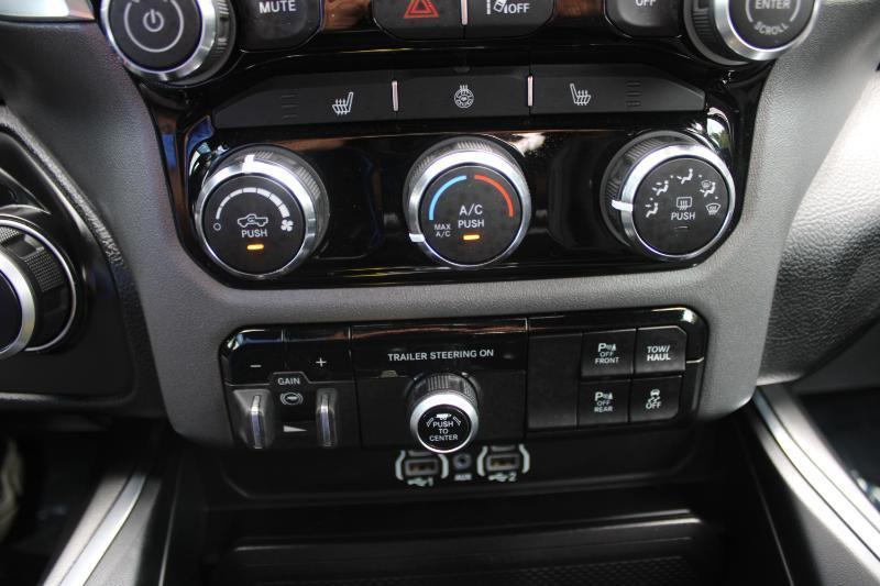 RAM 1500 Big Horn 4x4 Quad Cab 6'4" Box 2025