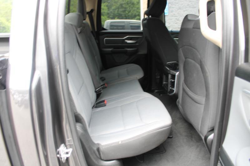 RAM 1500 Big Horn 4x4 Quad Cab 6'4" Box 2020