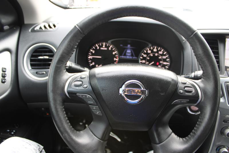 Nissan Pathfinder FWD SL 2020