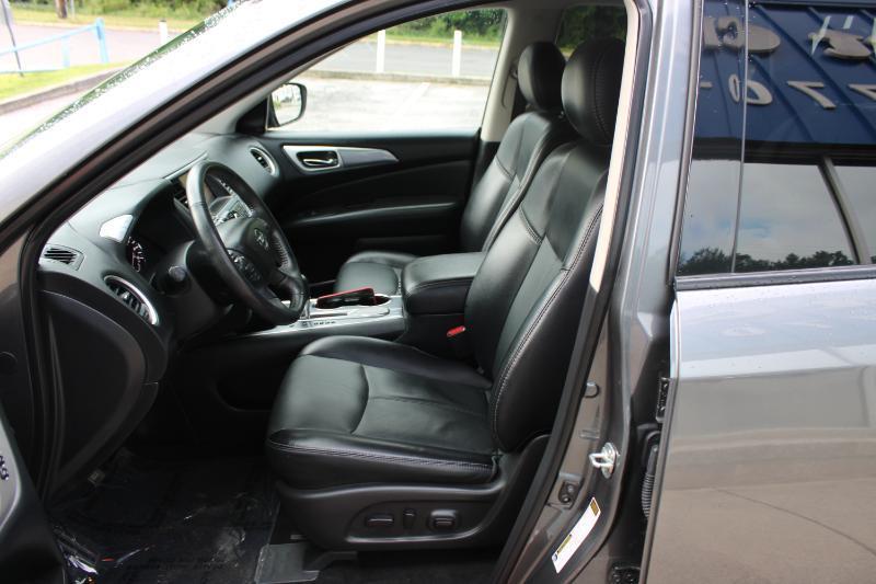 Nissan Pathfinder FWD SL 2020