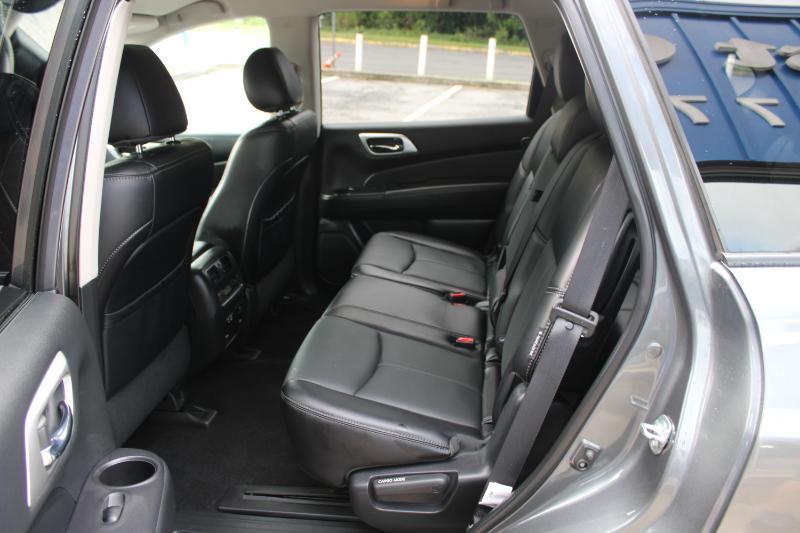 Nissan Pathfinder FWD SL 2020