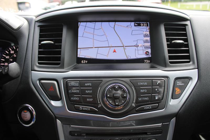 Nissan Pathfinder FWD SL 2020