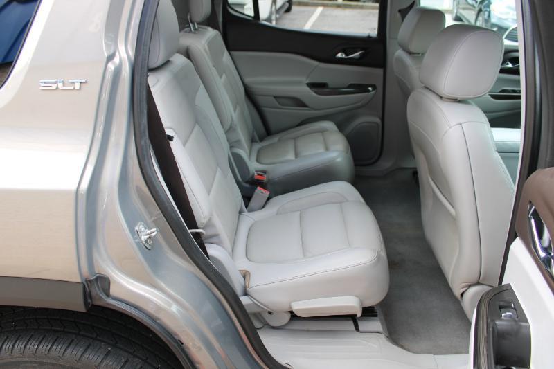 GMC Acadia FWD 4dr SLT w/SLT-1 2019