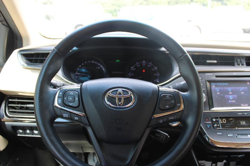 Toyota Avalon Hybrid Limited (Natl) 2017