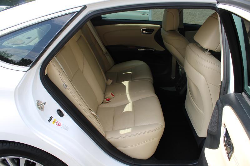 Toyota Avalon Hybrid Limited (Natl) 2017