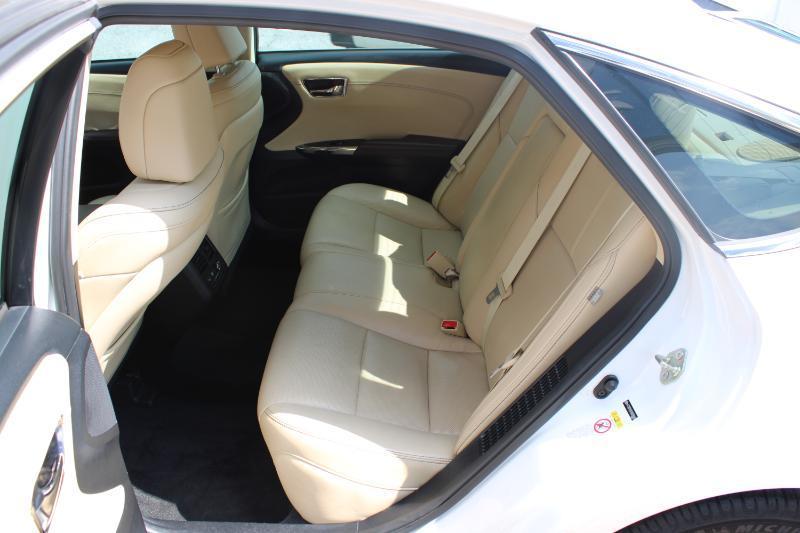Toyota Avalon Hybrid Limited (Natl) 2017