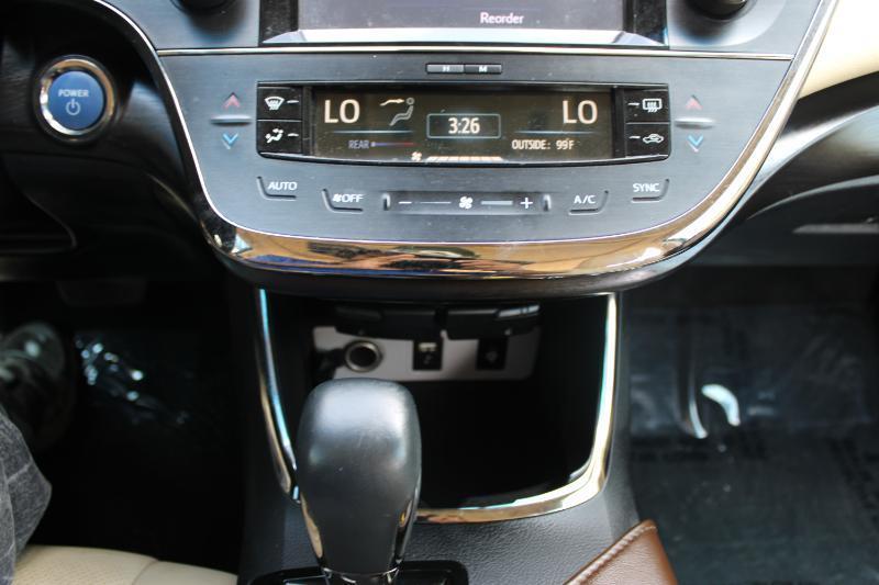 Toyota Avalon Hybrid Limited (Natl) 2017