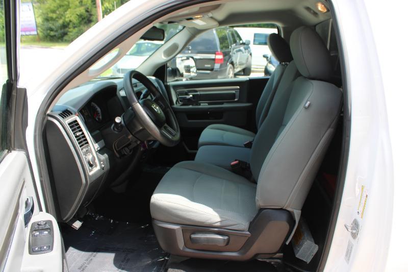 RAM 1500 4WD Reg Cab 140.5" Tradesman 2015