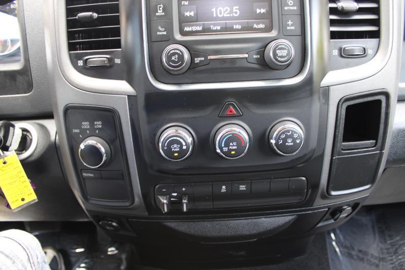 RAM 1500 4WD Reg Cab 140.5" Tradesman 2015