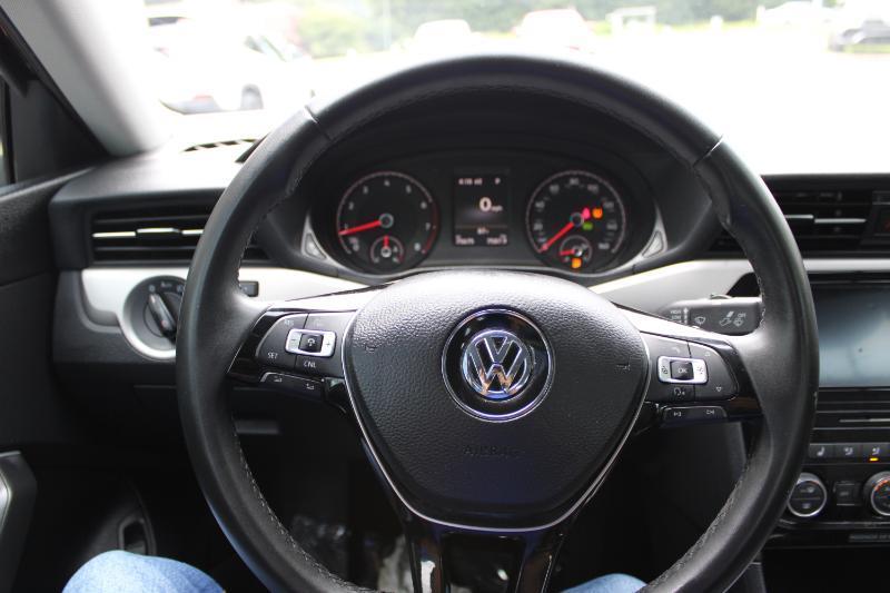 Volkswagen Passat 2.0T SE Auto 2021