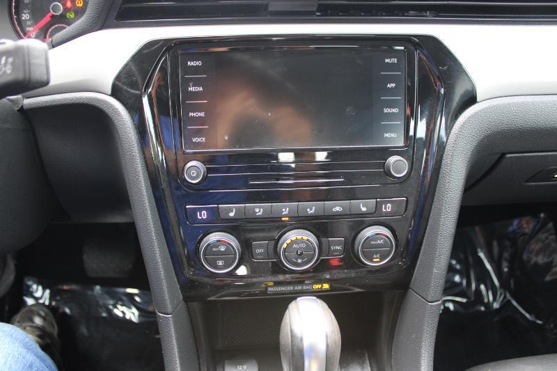 Volkswagen Passat 2.0T SE Auto 2021