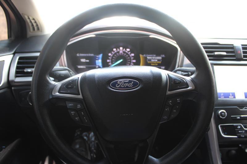 Ford Fusion SE FWD 2020