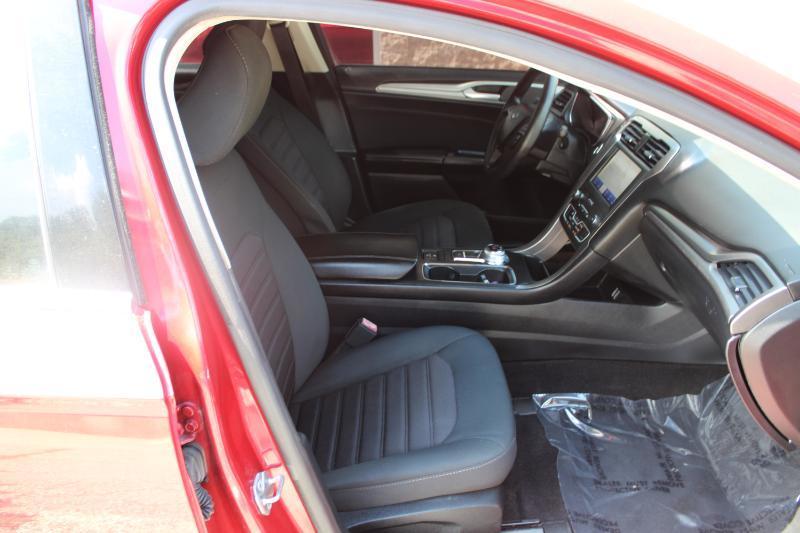 Ford Fusion SE FWD 2020