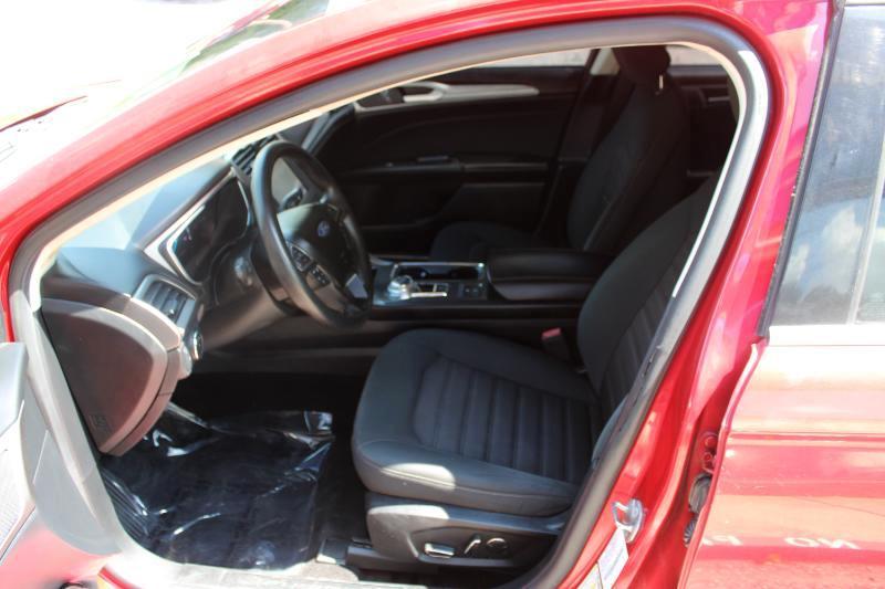 Ford Fusion SE FWD 2020