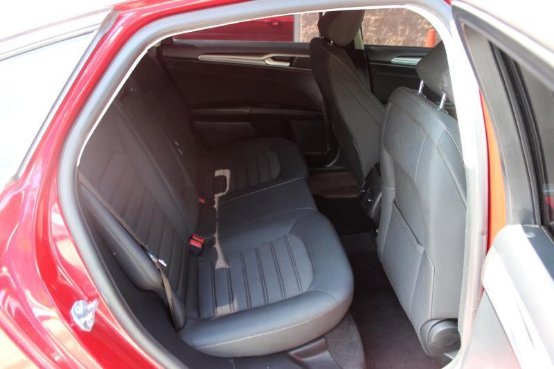 Ford Fusion SE FWD 2020