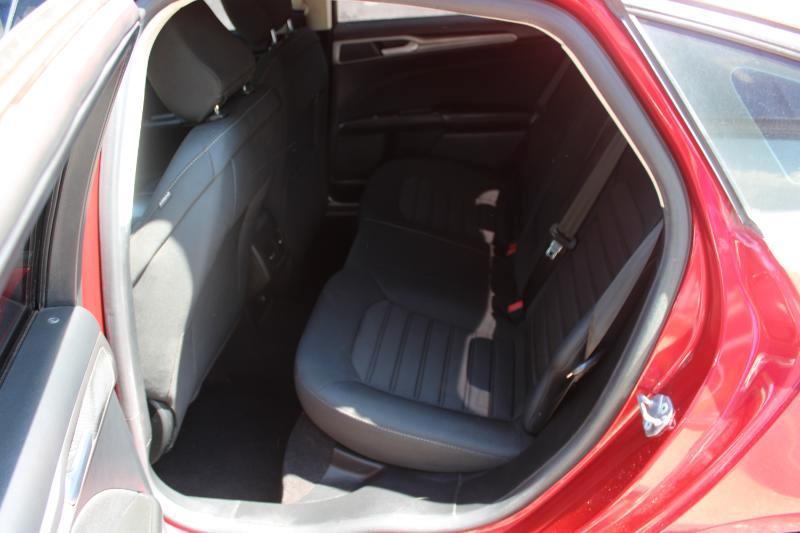 Ford Fusion SE FWD 2020