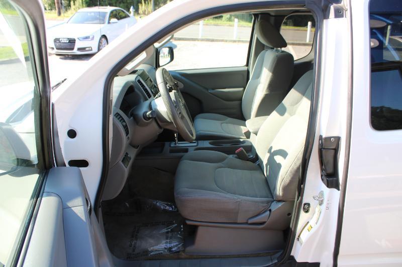 Nissan Frontier 2WD King Cab I4 Auto SV 2016