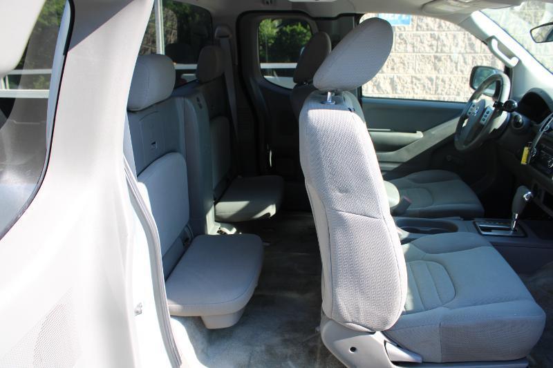 Nissan Frontier 2WD King Cab I4 Auto SV 2016