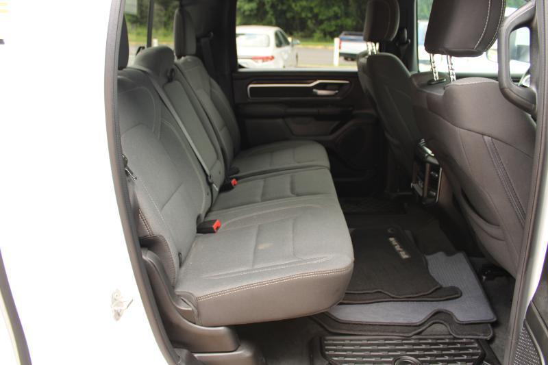 RAM 1500 Big Horn 4x4 Crew Cab 6'4" Box 2024