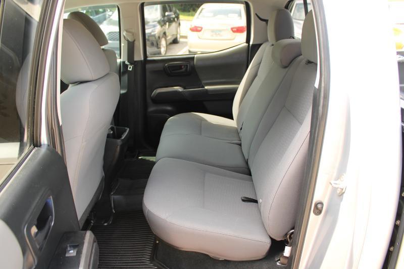 Toyota Tacoma 2WD SR5 Double Cab 6' Bed AT (Natl) 2019