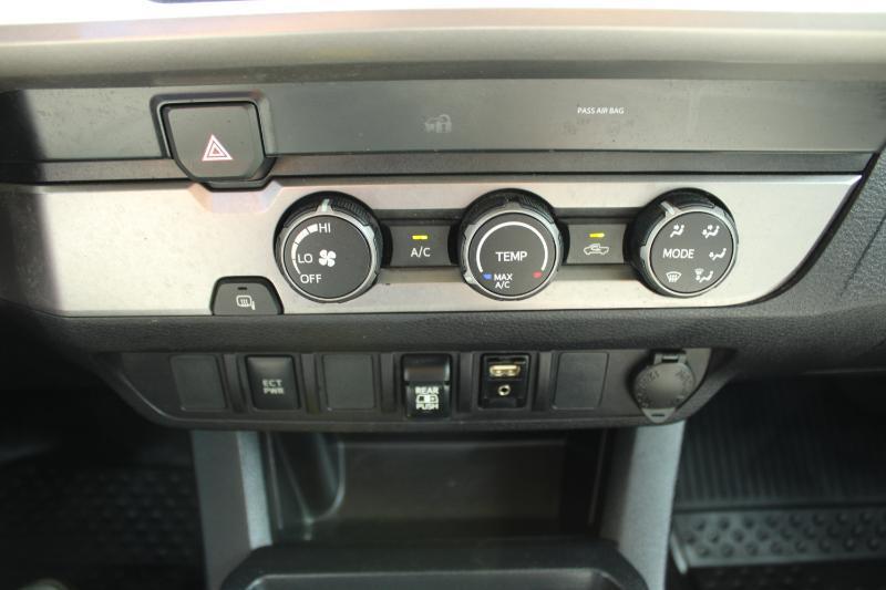 Toyota Tacoma 2WD SR5 Double Cab 6' Bed AT (Natl) 2019