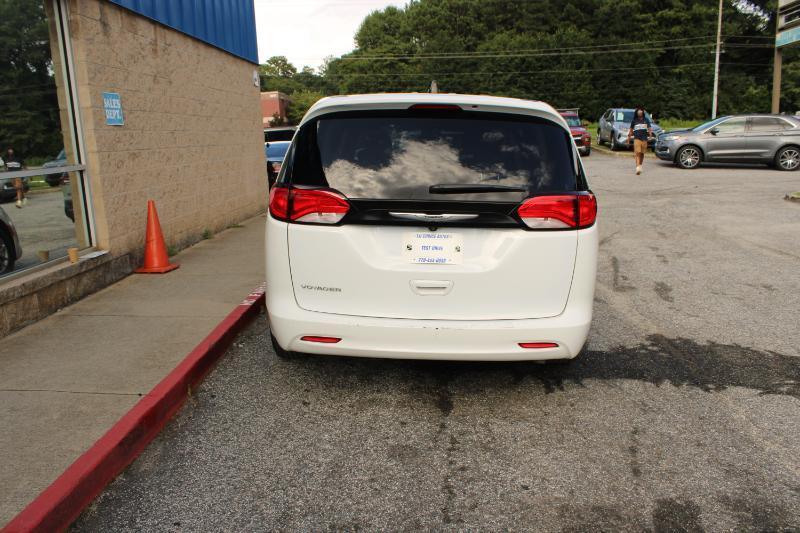 Chrysler Voyager LX FWD 2023