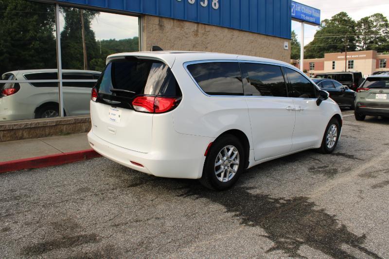 Chrysler Voyager LX FWD 2023