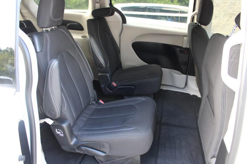 Chrysler Voyager LX FWD 2023