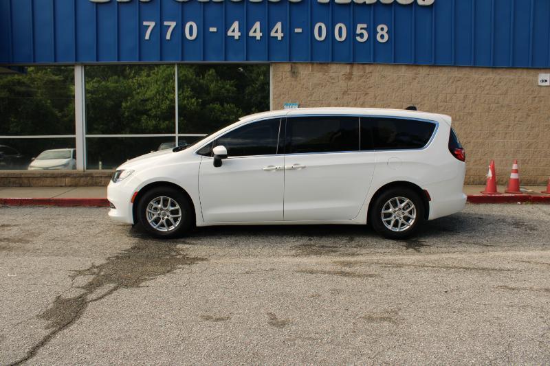Chrysler Voyager LX FWD 2023