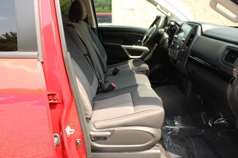 Nissan Titan 4x2 Crew Cab SV 2023