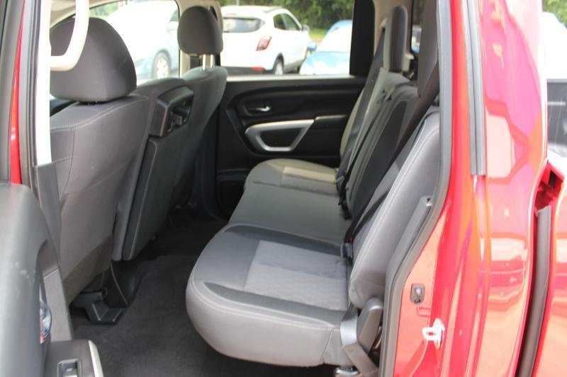 Nissan Titan 4x2 Crew Cab SV 2023