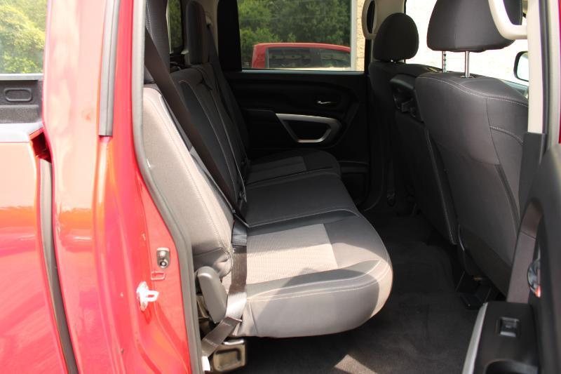 Nissan Titan 4x2 Crew Cab SV 2023