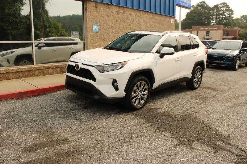 Toyota RAV4 XLE Premium FWD (Natl) 2020