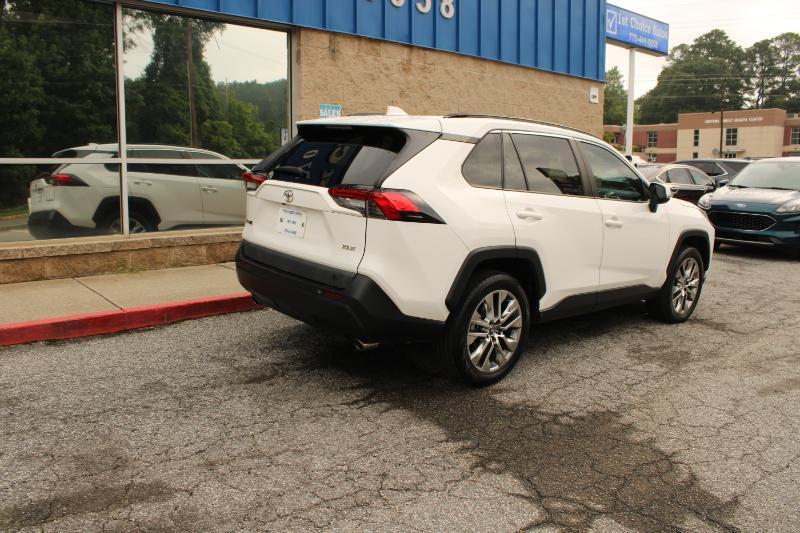 Toyota RAV4 XLE Premium FWD (Natl) 2020