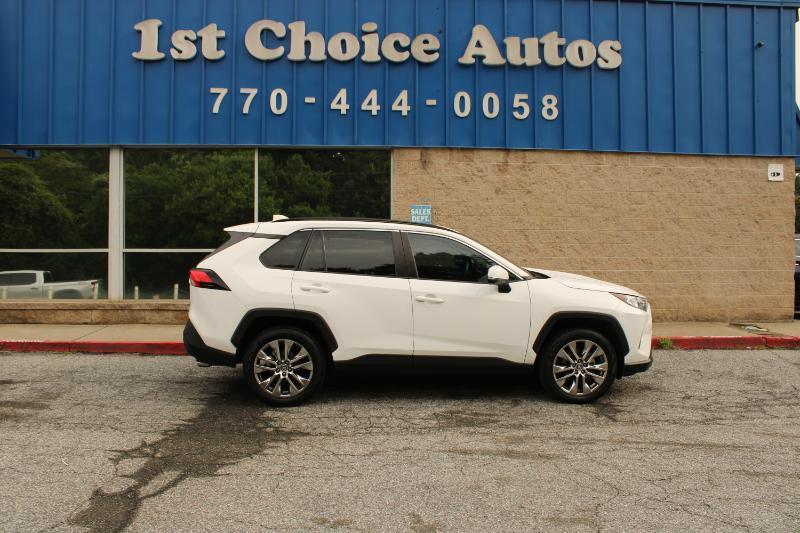 Toyota RAV4 XLE Premium FWD (Natl) 2020