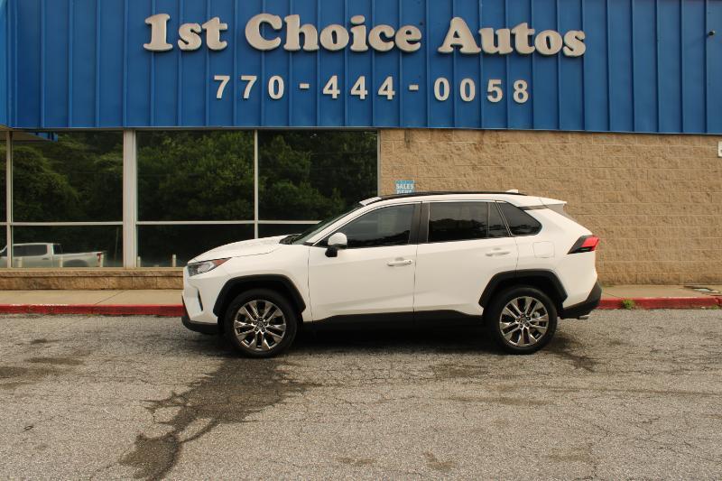 Toyota RAV4 XLE Premium FWD (Natl) 2020