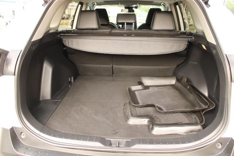 Toyota RAV4 XLE Premium FWD (Natl) 2020